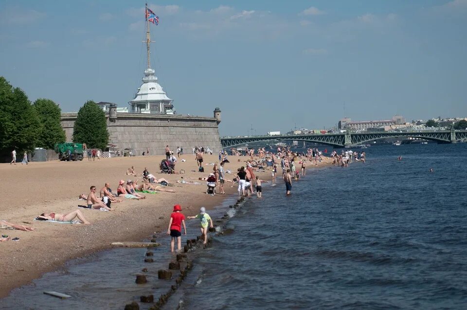 Пляжи петербурга фото Вход на пляж Петропавловской крепости закроют на два года - KP.RU
