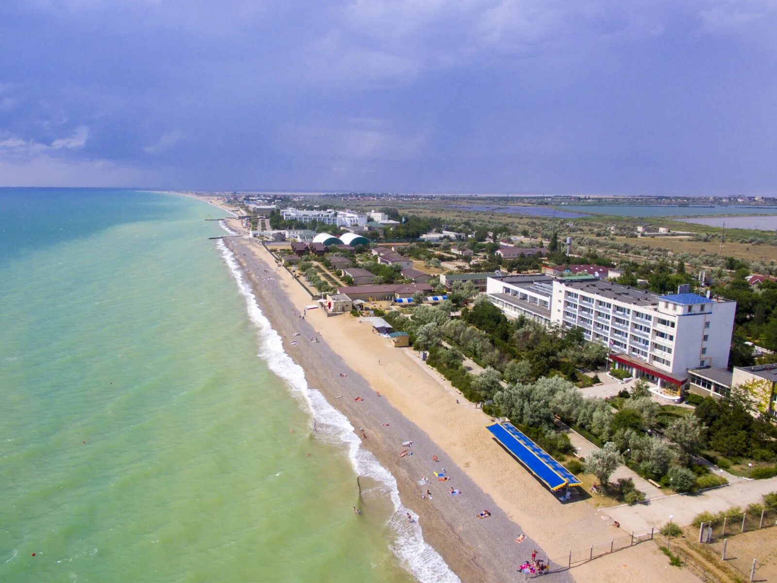 Пляжи саки крым фото Фото территории санатория "Северное Сияние"