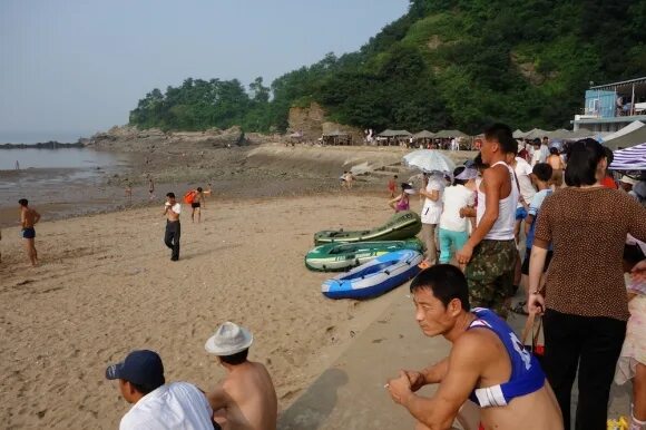 Пляжи северной кореи фото Take a glimpse at authentic, unstaged beach scenes from North Korea