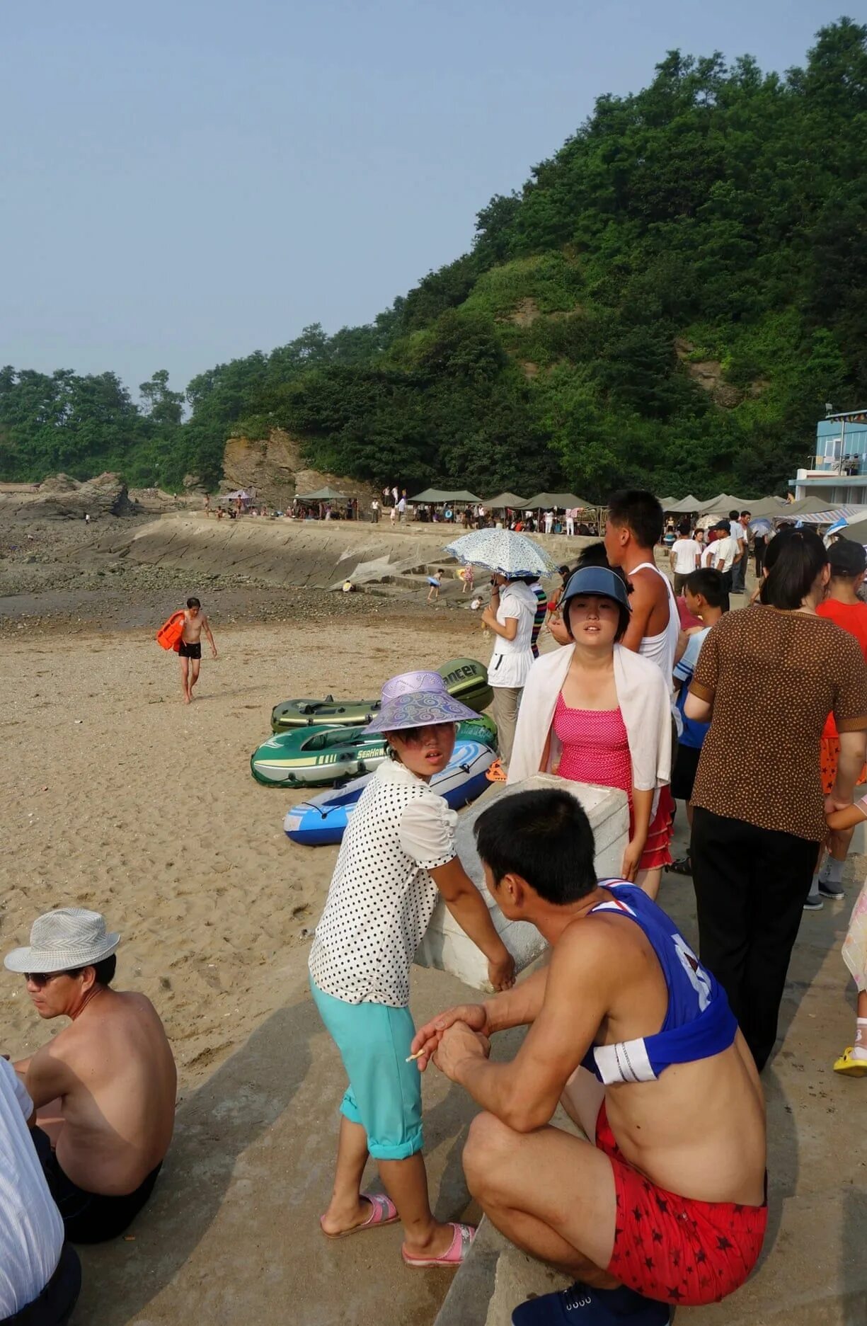 Пляжи северной кореи фото Hanging out at the beach in North Korea - in pictures