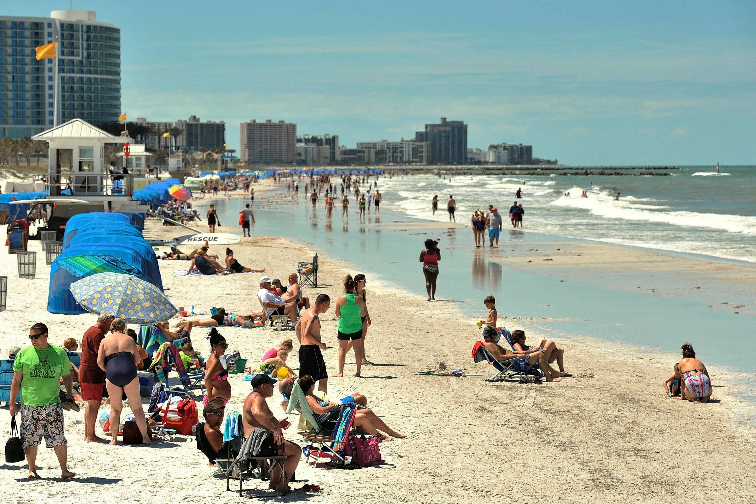 Пляжи сейчас фото Florida Man Drives Over Umbrellas on Beach While Drinking From Whiskey Bottle an