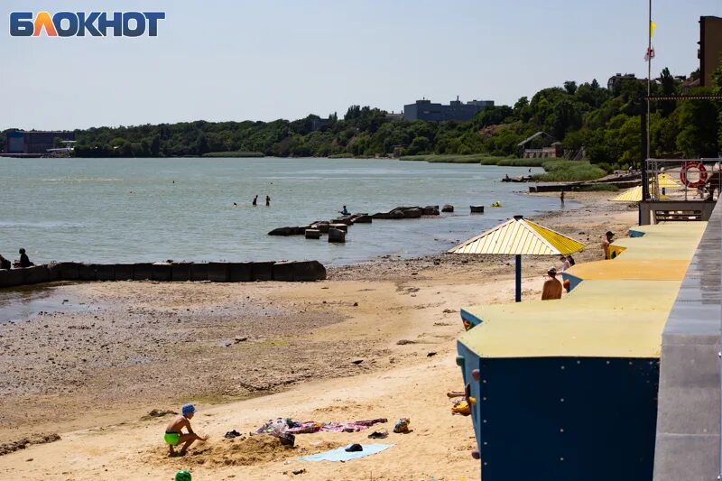 Пляжи таганрога фото Ещё одно излюбленное место горожан и туристов - Приморский пляж Таганрога