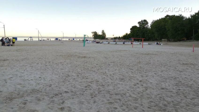Пляжи ульяновска фото Грязно: губернатор планирует посетить центральный пляж Ульяновска после жалоб жи