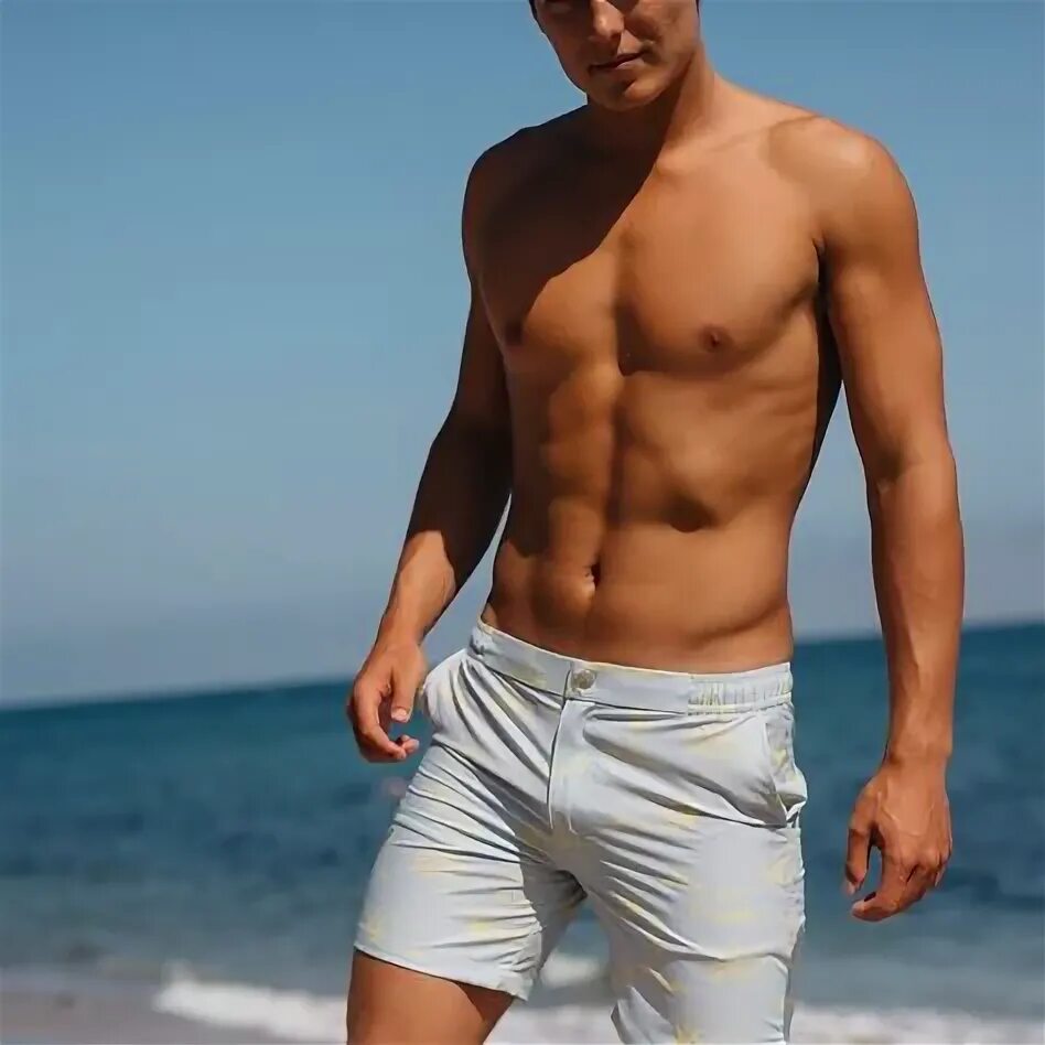 Пляжная мода 2024 мужская 17 Men's swimsuits ideas men's swimsuits, mens swimwear, mens outfits