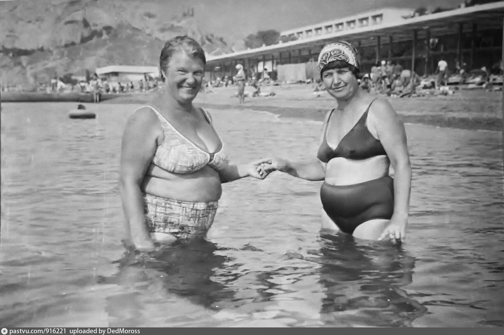 Пляжные фото ссср На пляже д/о "Судак" - Retro photos