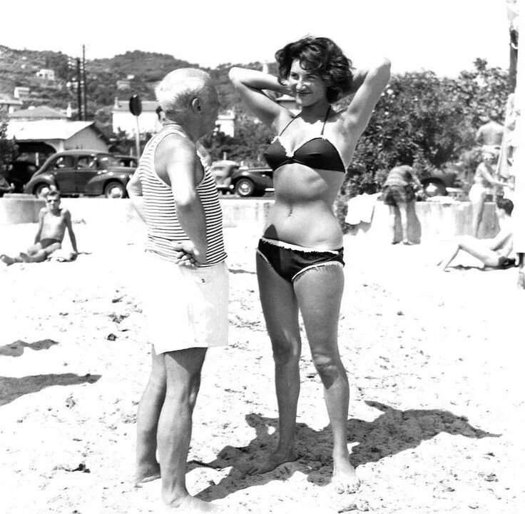 Пляжные фото ссср Picasso On Inspiration And The Magic Of Dust (1964) - Flashbak Vintage beach pho