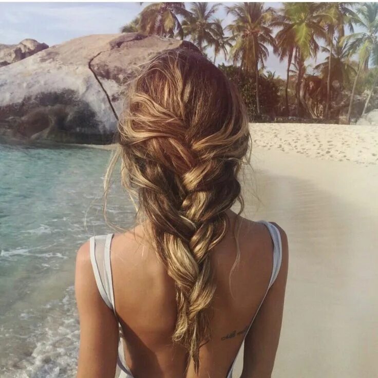 Пляжные прически на средние волосы Pin by Maria Chernakova on H A I R Long hair styles, Hair styles, Beach hair