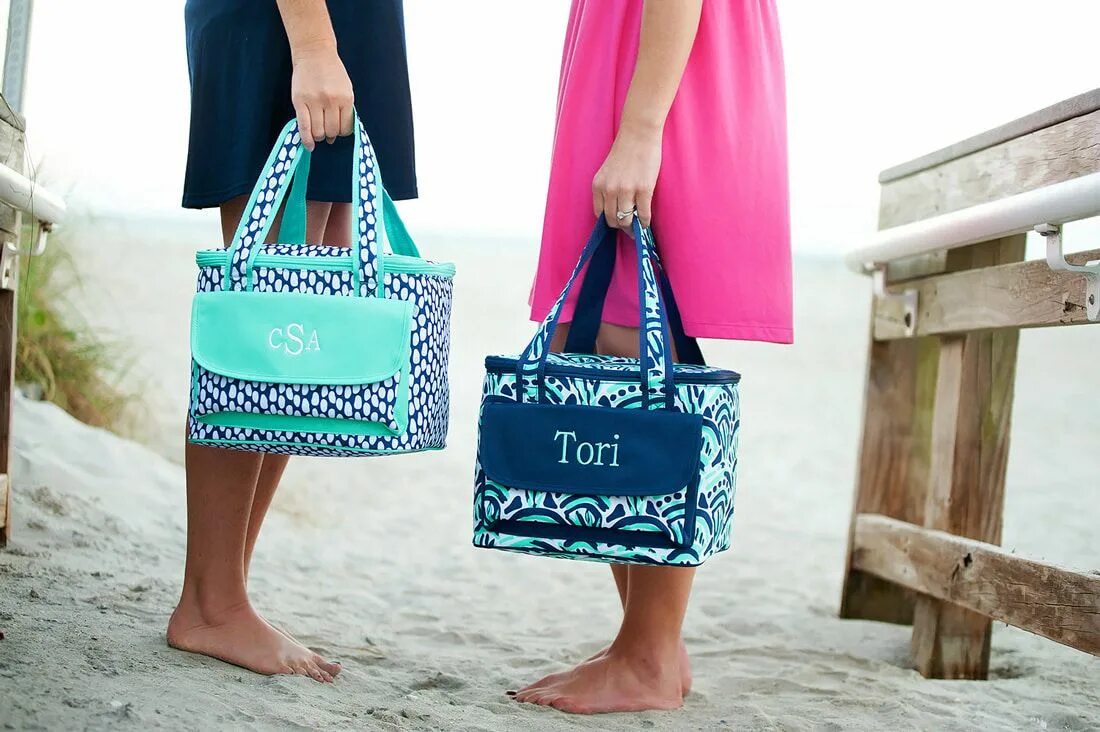 Пляжные сумки тренд 26 Beach Accessories to Rock on the Sand Cooler tote bag, Insulated cooler tote,