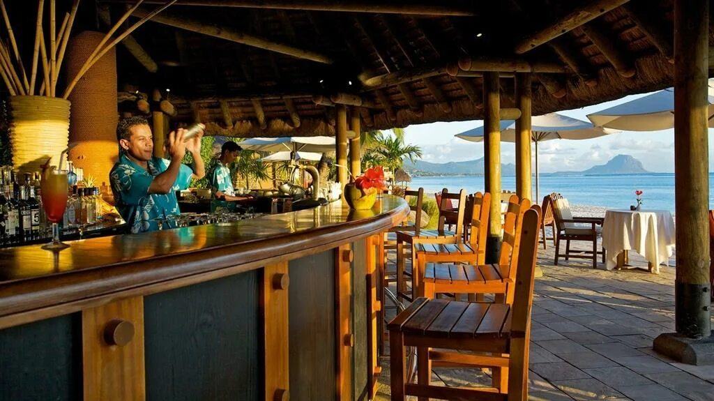Пляжный бар фото Маркет-слетать.ру - La Pirogue Resort & Spa