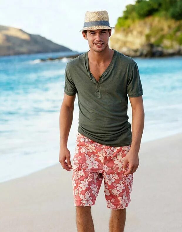 Пляжный стиль 2024 мужской dudesmodernos.com Beach outfit men, Mens beach style, Summer outfits men