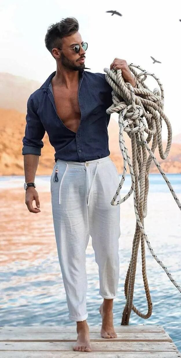 Пляжный стиль 2024 мужской 10 Coolest Linen Outfits To Beat The Heat This Summer Mens summer fashion beach,