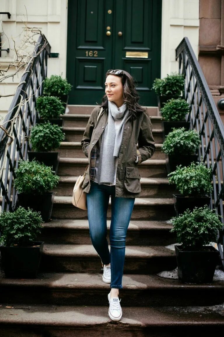 Плюс 3 что одевать CARLY Eight Ways to Wear a Barbour Preppy fall outfits, Early spring outfits, Pr