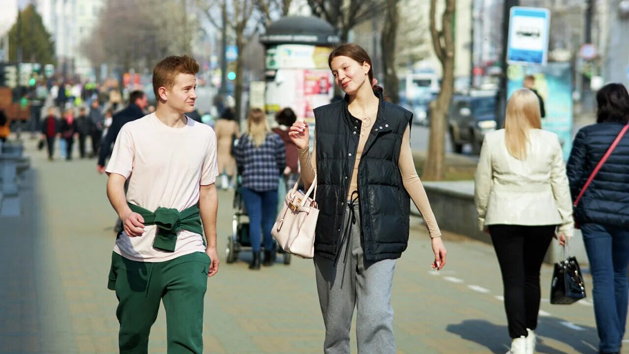 Плюс 9 что одевать Футболки среди теплых курток - жаркие выходные порадовали хабаровчан (ФОТО) - Но