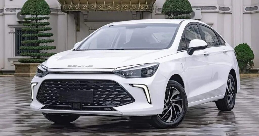 Плюс машина фото Вместо Kia и Hyundai на российском заводе будут собирать китайские седаны малоиз