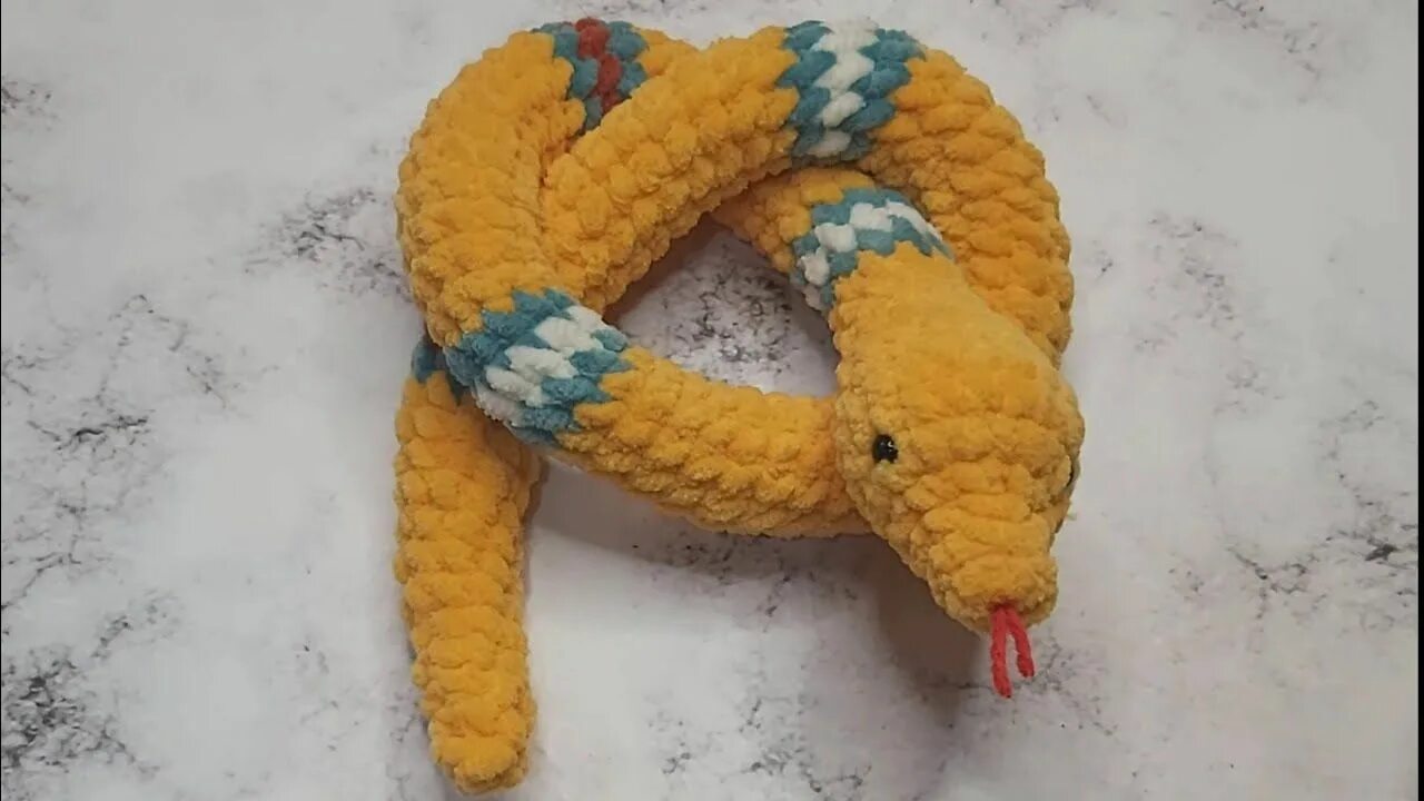 Плюшевая змейка амигуруми крючком схема МК змея крючком Как я вяжу змею крючком Мастер-класс Амигуруми Вязаные игрушки, 