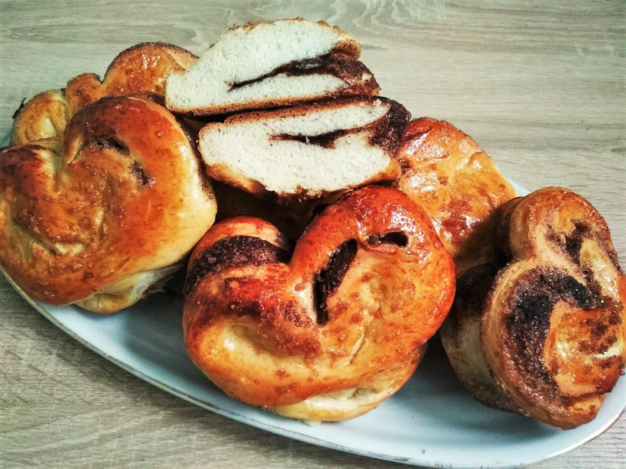 Плюшки домашние рецепт с фото пошагово Плюшки с корицей и сахаром рецепт с фото пошагово - 1000.menu