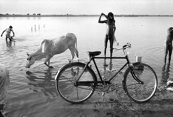 Плюсы черно белого фото 50 чудесных черно-белых снимков от мастеров фотографии в 2020 г Магнум фото, Чер