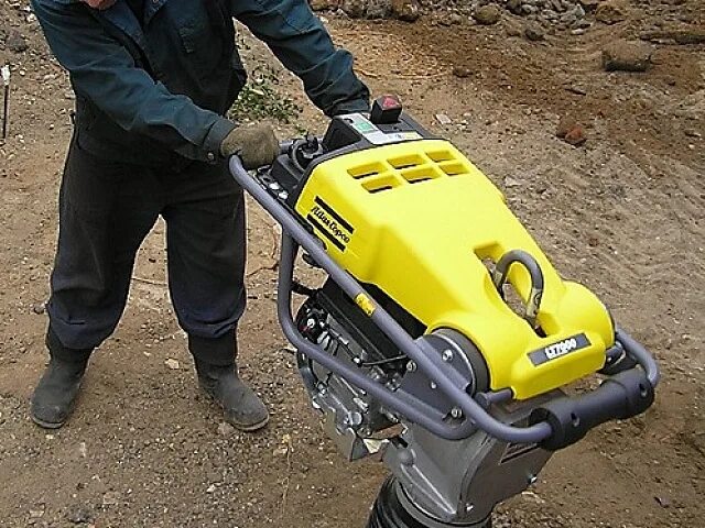 Пневматическая трамбовка для уплотнения грунта фото Вибротрамбовка Atlas Copco LT7000, интернет-магазин Atlas STT Group в Хабаровске