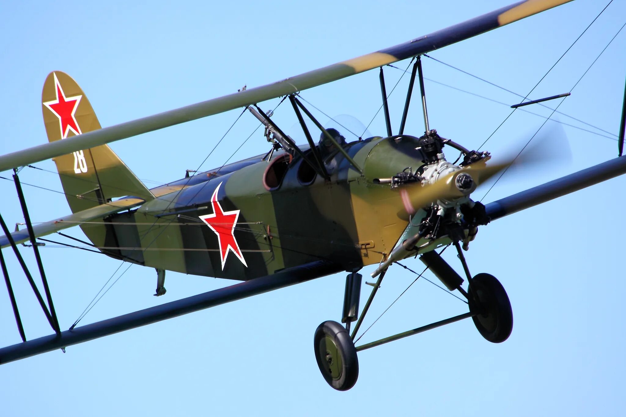 По 2 фото высокого Файл:Polikarpov PO2 - Shuttleworth Military Pageant June 2013 (9185049059).jpg -