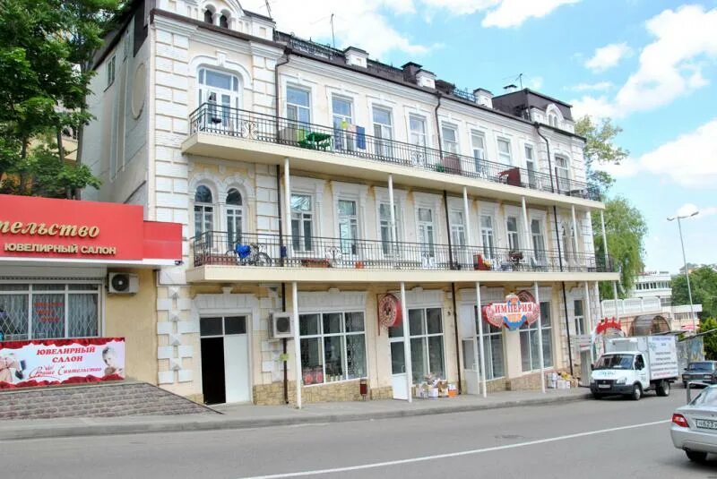По братски 8 кисловодск фото Кисловодск. Май 2013. Часть 4. По городским улицам - 3 (24 фото - Кисловодск, Ро
