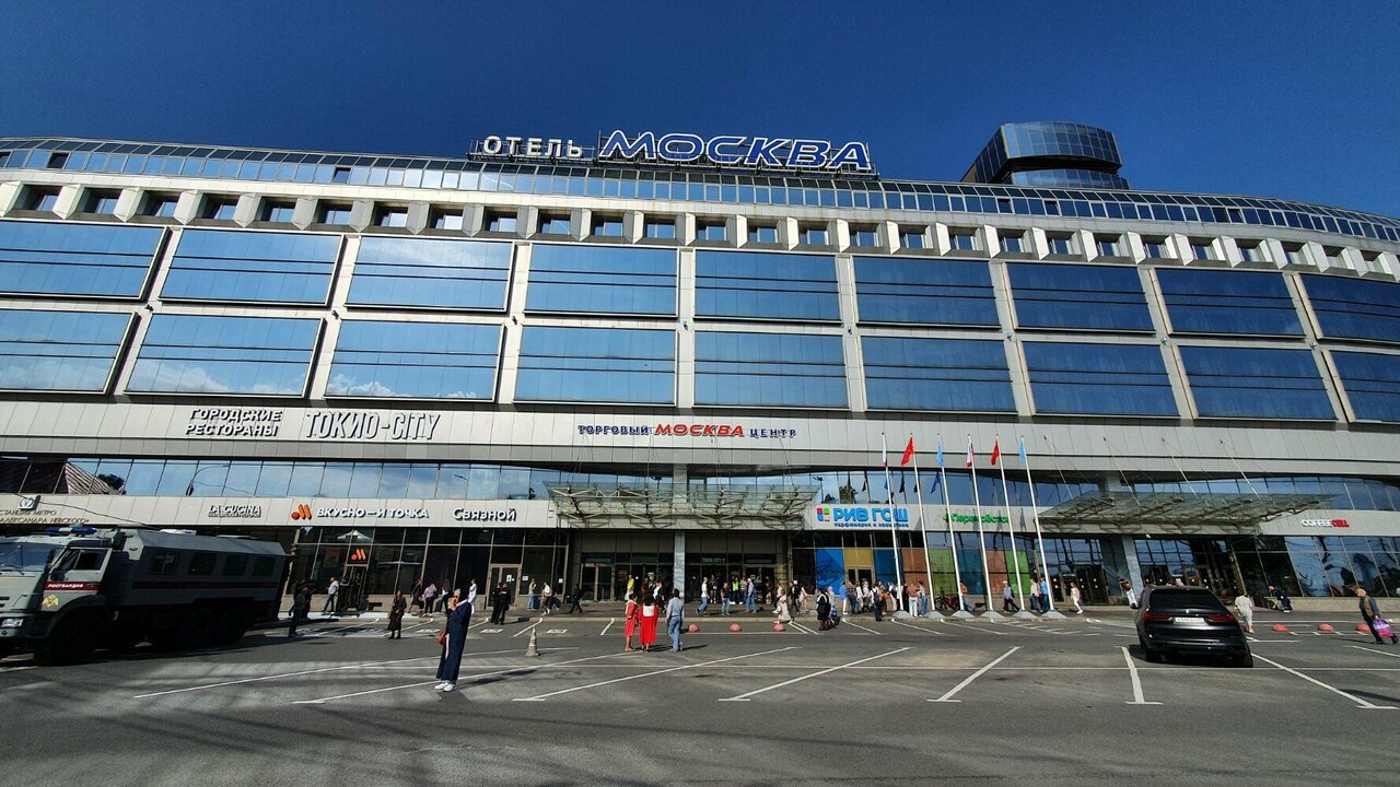 По братски ул александра невского 10 фото Foto: Mts, aloqa saloni, Saint Petersburg, Alexandra Nevskogo Square, 2 - Yandex