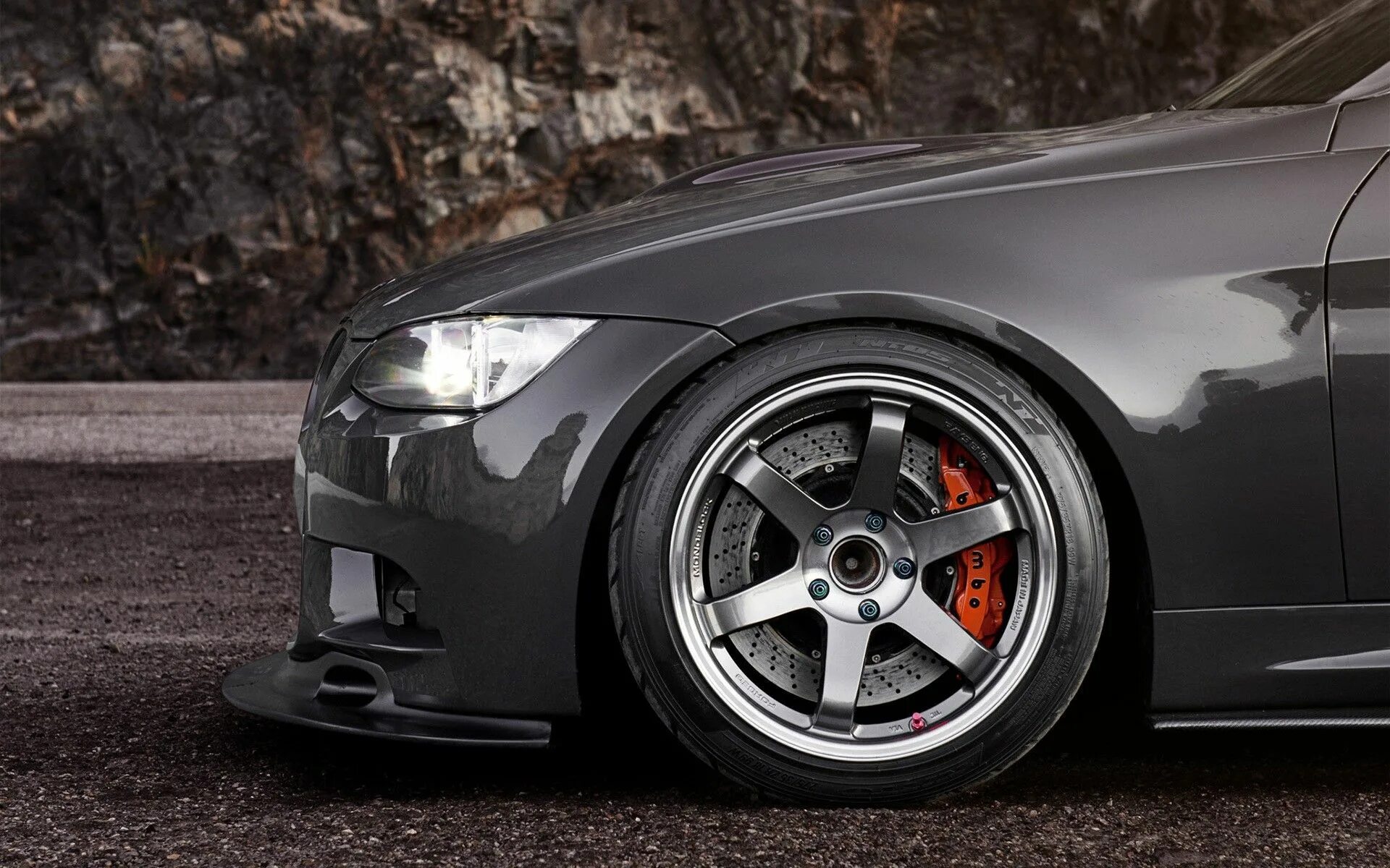 По фото авто подобрать диски Wheels for All Cars Grey car, Bmw, Car