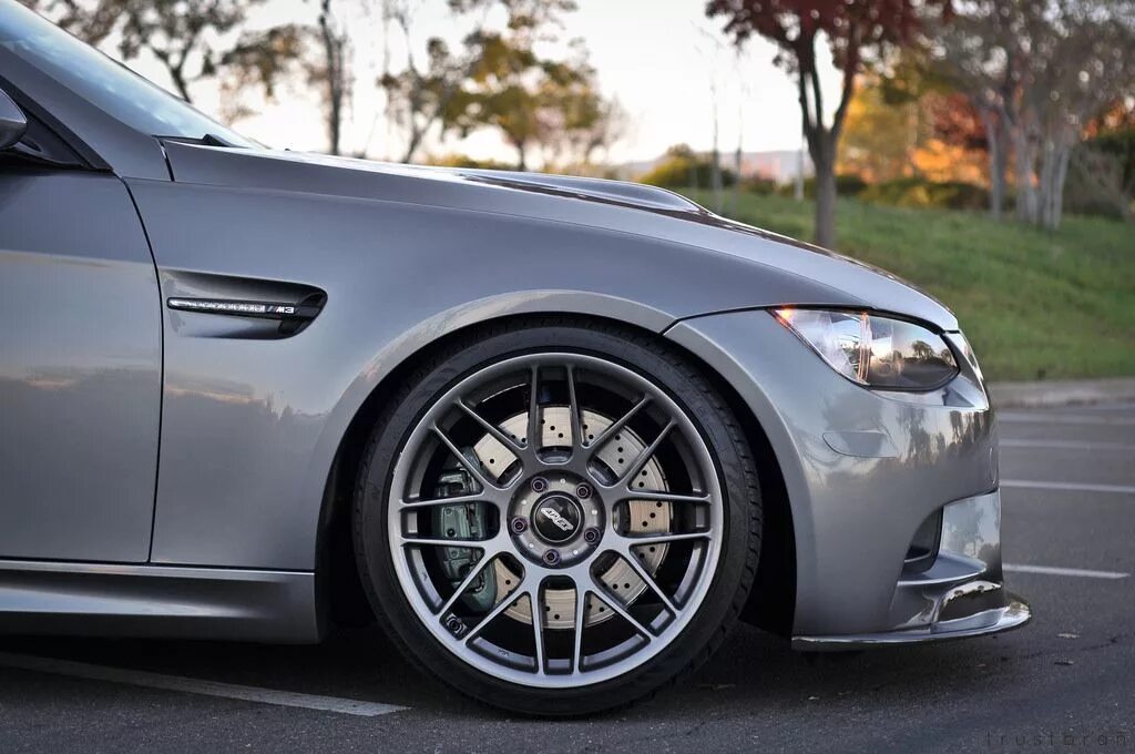 По фото авто подобрать диски trustbran BMW E92 M3 - MPPSOCIETY Bmw, Automotive, Bmw cars