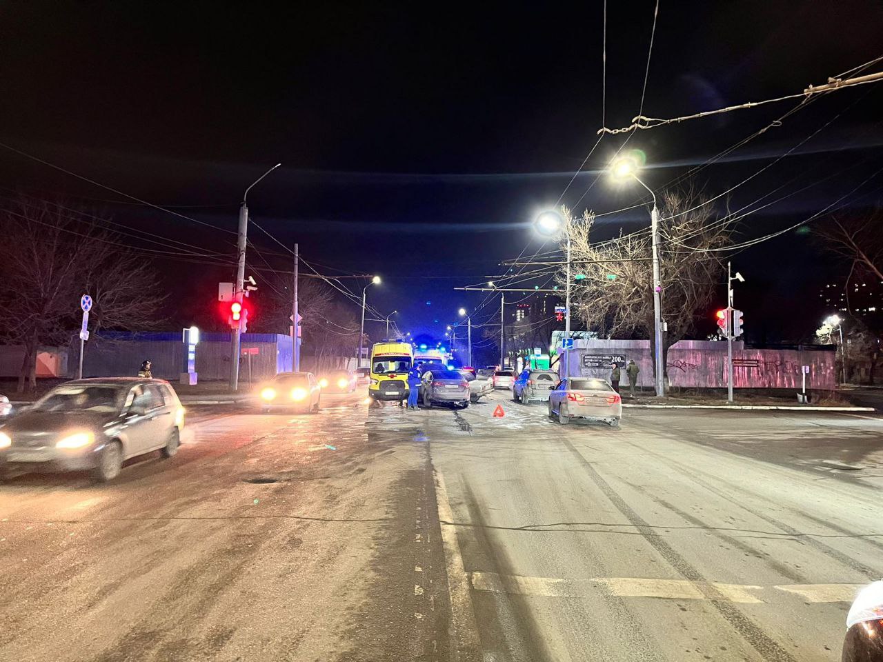 По стрела ул шевченко 26 оренбург фото В Оренбурге на улице Шевченко столкнулись KIA, ВАЗ и "скорая" 17.11.2024 Новости