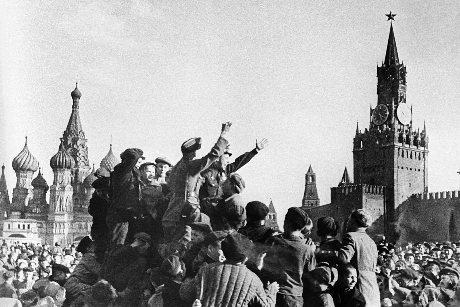 Победа 1945 год фото Как выглядела Москва 9 мая 1945 года - Ведомости