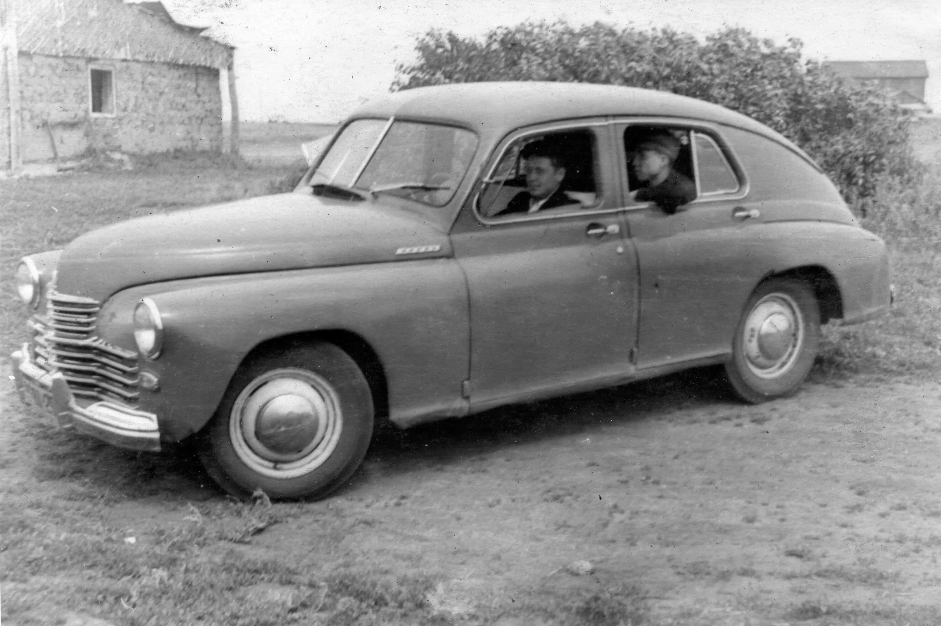 Победа автомобиль фото Шиловка. В автомобиле "Победа" Фотографии старого Саратова