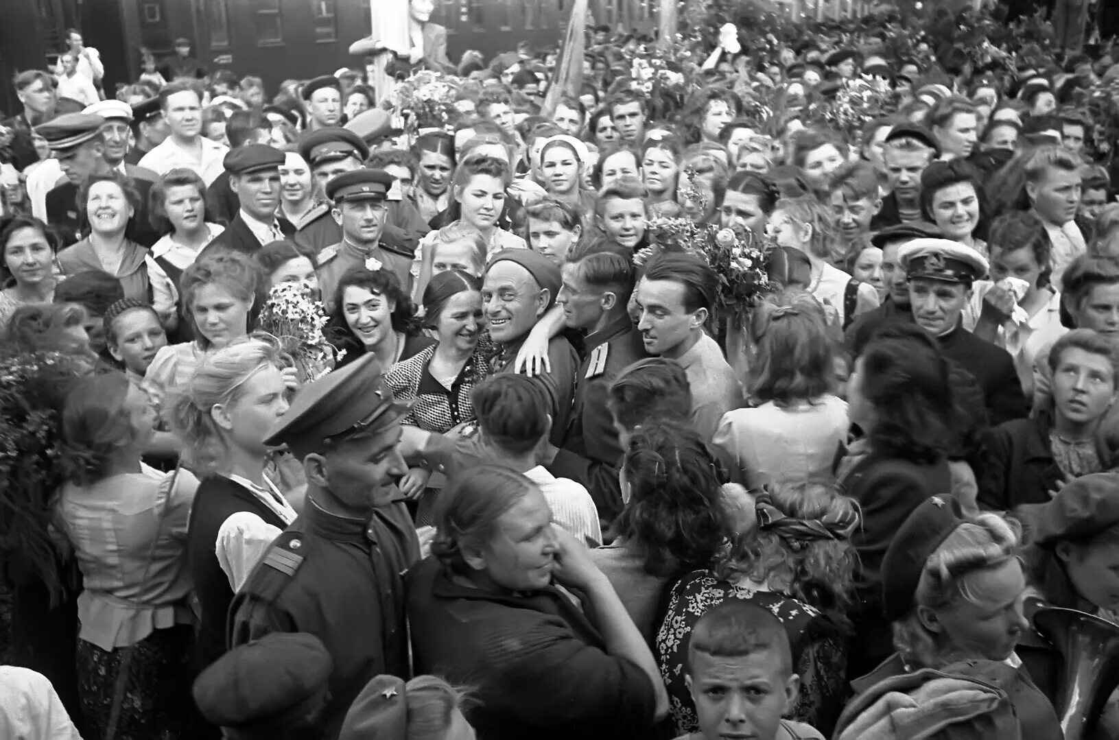 Победа фото войны 1945 Возвращение на Родину - Пропавшие в кинохронике