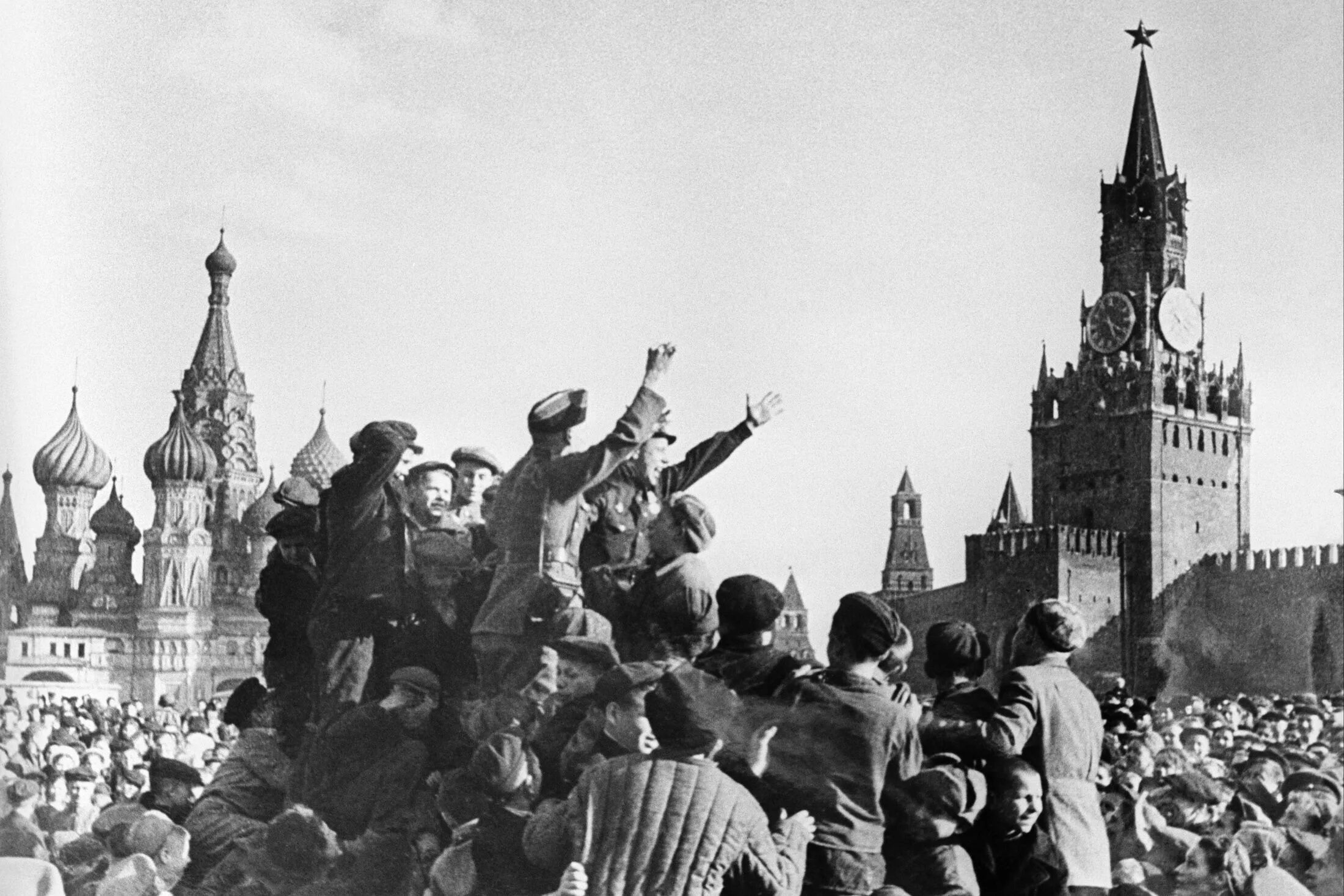 Победа фото войны 1945 "Воспевая Победу". 10 концертов к 9 Мая - Российская газета
