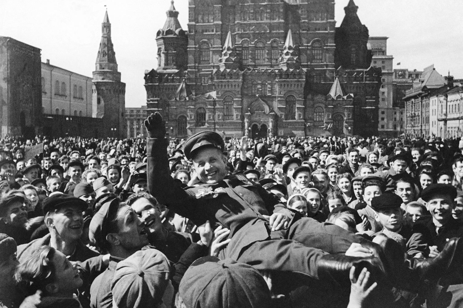 Победа фото войны 1945 Как выглядела Москва 9 мая 1945 года - Ведомости