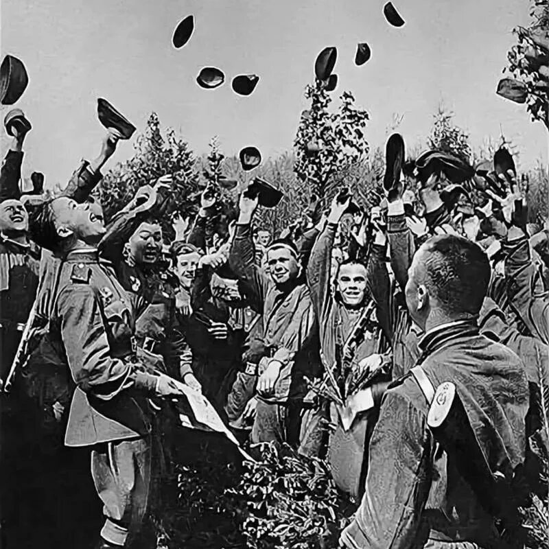 Победа фото войны 1945 Ответы Mail.ru: Как называется песня в которой поется пам парам пам пам