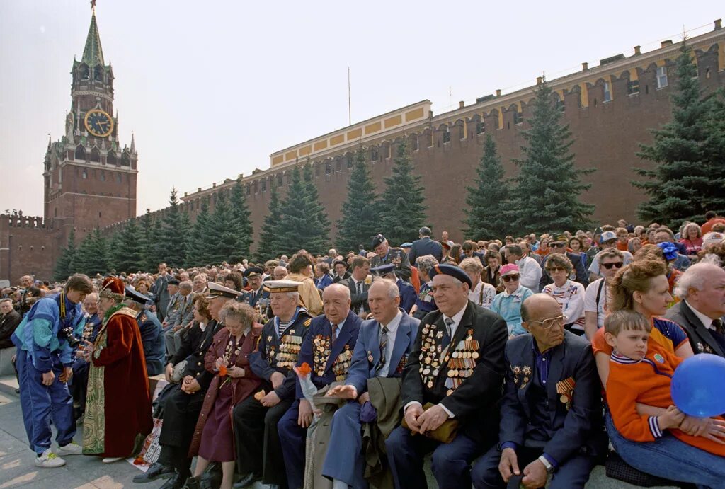 Победа мир фото 1992 Moscow peace parade - Wikipedia