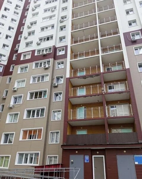 Победа ул фронтовиков 6 1 фото Сдается: 1 комнатная квартира Фронтовиков 6 Этаж: 15/17 Район: Дзержинский Район