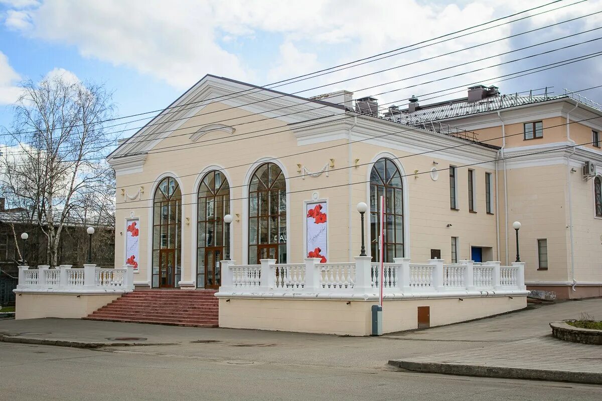 Победа ул володарского 103а первомайский район фото Первый вятский кинотеатр и "приют" для ссыльных. Какой была и какой стала улица 