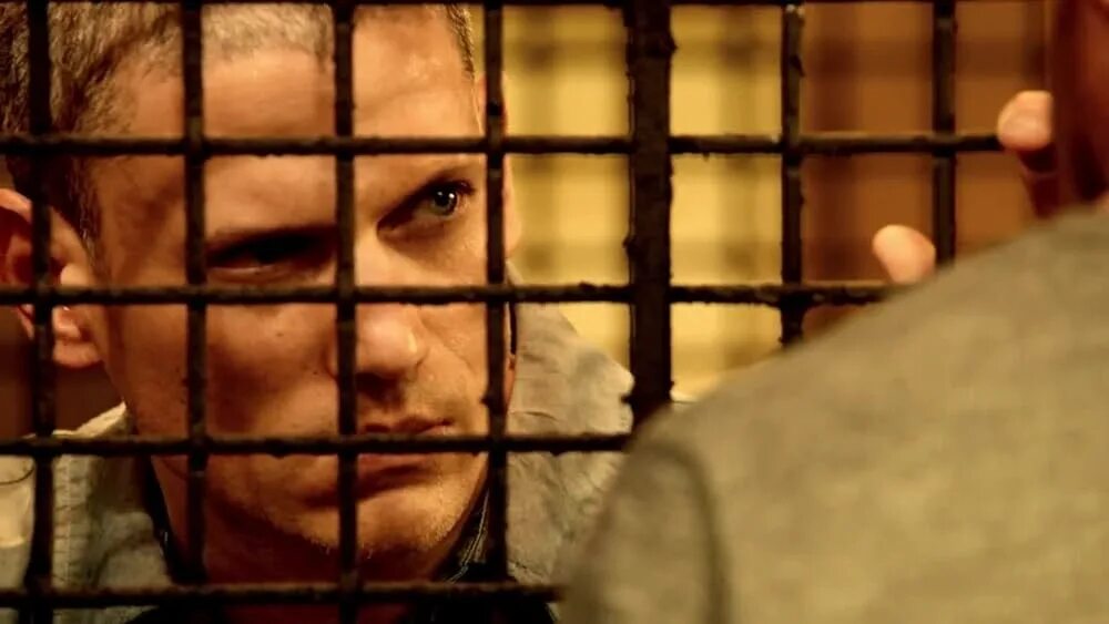 Побег из тюрьмы ул кирова 108 фото Побег - Official Trailer IMDb