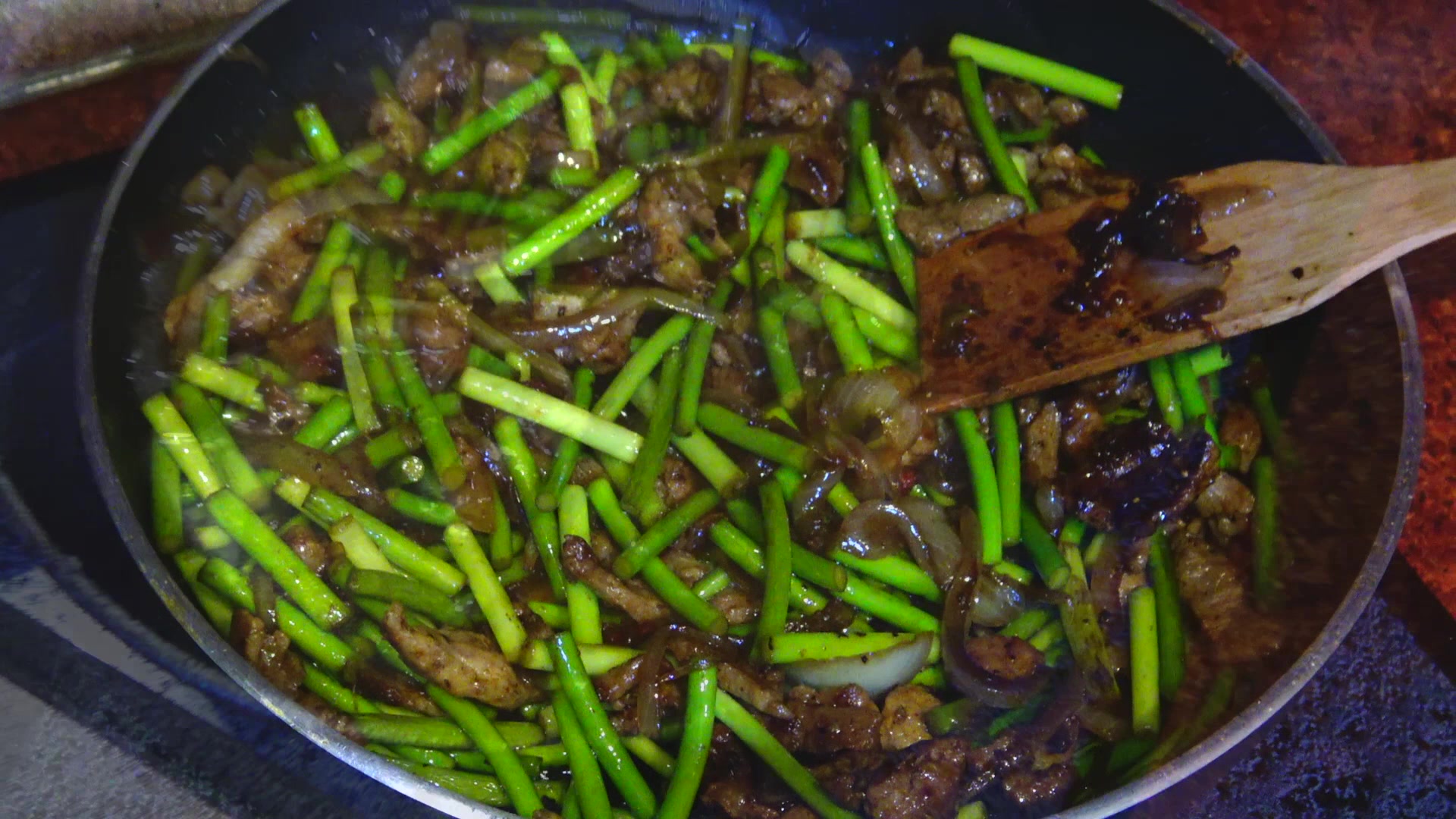 Побеги чеснока рецепт с фото Побеги чеснока с мясом - Китайское или Корейское блюдо! Побеги чеснока с мясом. 