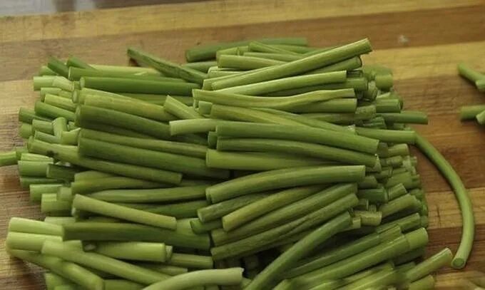 Побеги чеснока рецепт с фото Побеги чеснока с курицей - пошаговый рецепт с фото