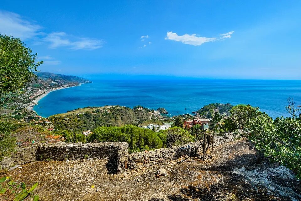 Побережье средиземного моря фото A Guide to Summer in Sicily Essential Italy