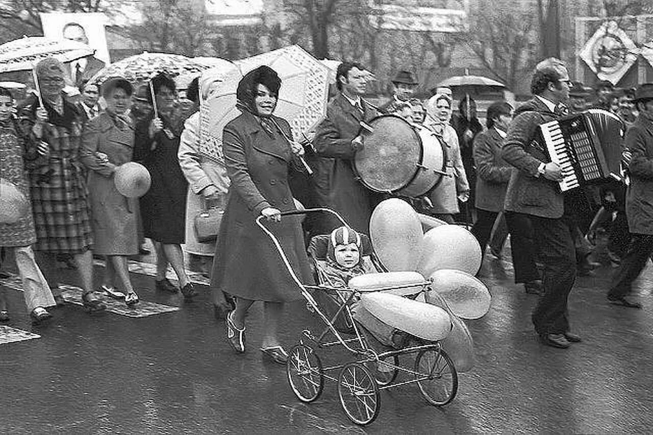 Почему советские фото Демонстрация трудящихся Советского Союза Ретро, Советский союз, Ретро дети