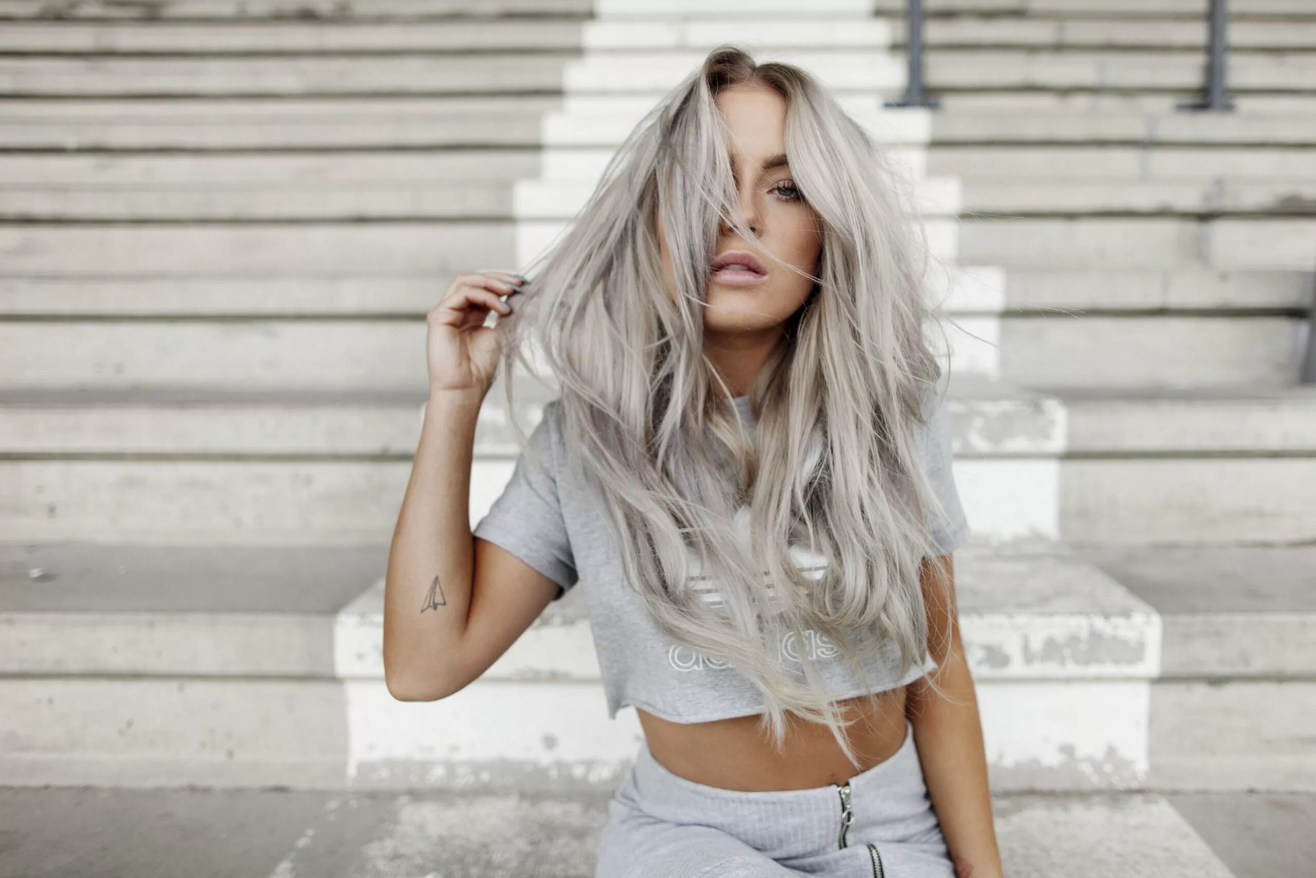 Почему светлые фото GREY X 3 (Angelica Blick) Look pelo corto, Look de cabello, Peinados