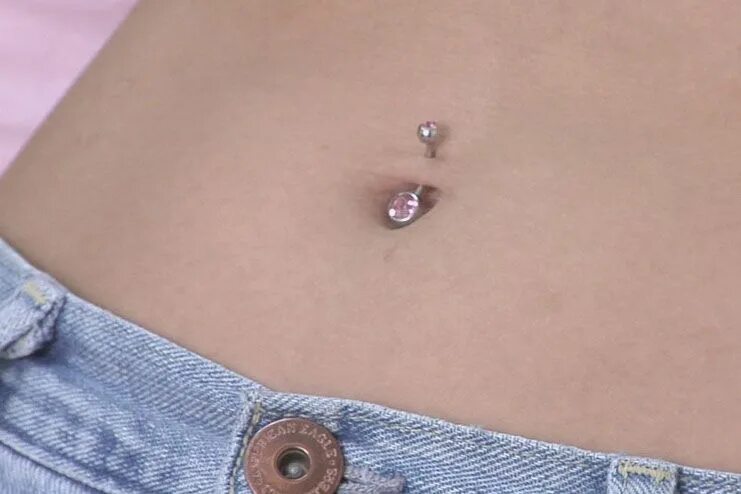 Почему закрывают пупок на фото Sale bad belly button piercing infection is stock