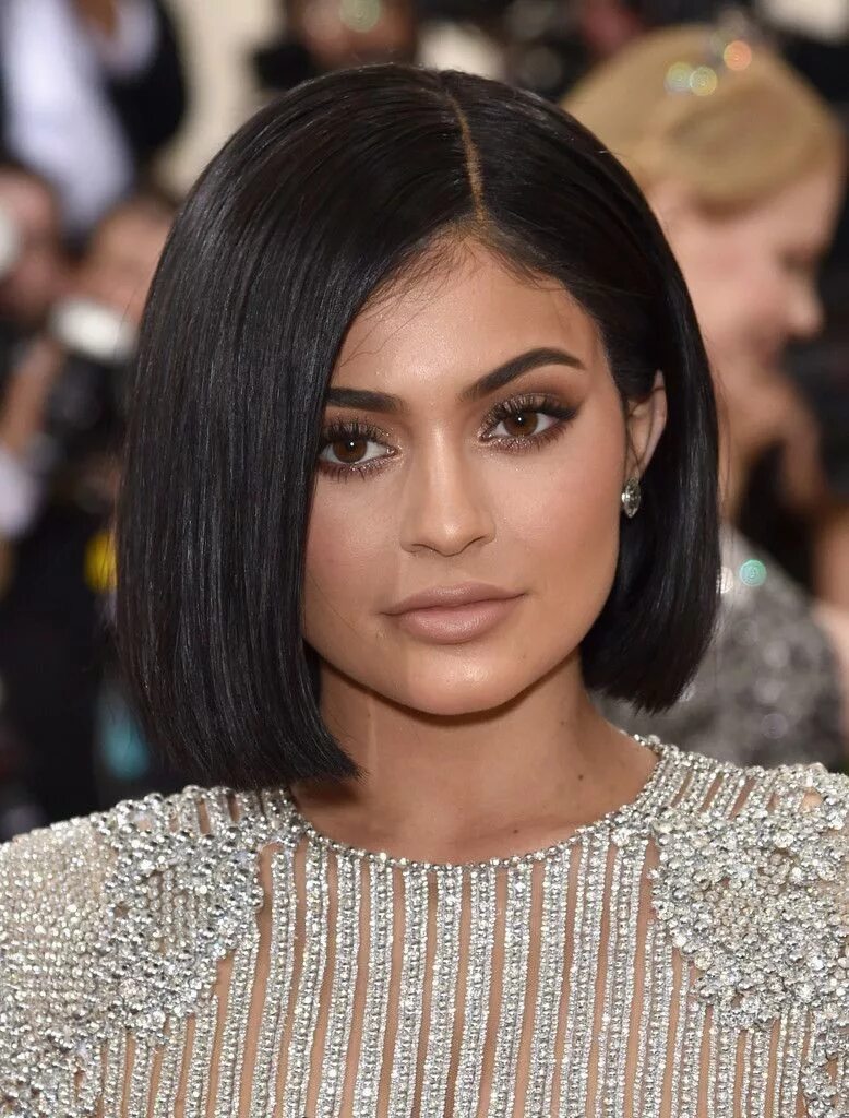 Почти каре прическа Kylie Jenner Bob Kylie jenner hair, Jenner hair, Short hair styles