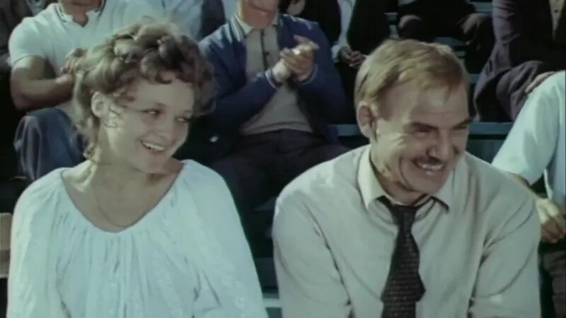 Почти смешная история фото Almost funny story The film, 1977 A love story of two young people. Two sisters 