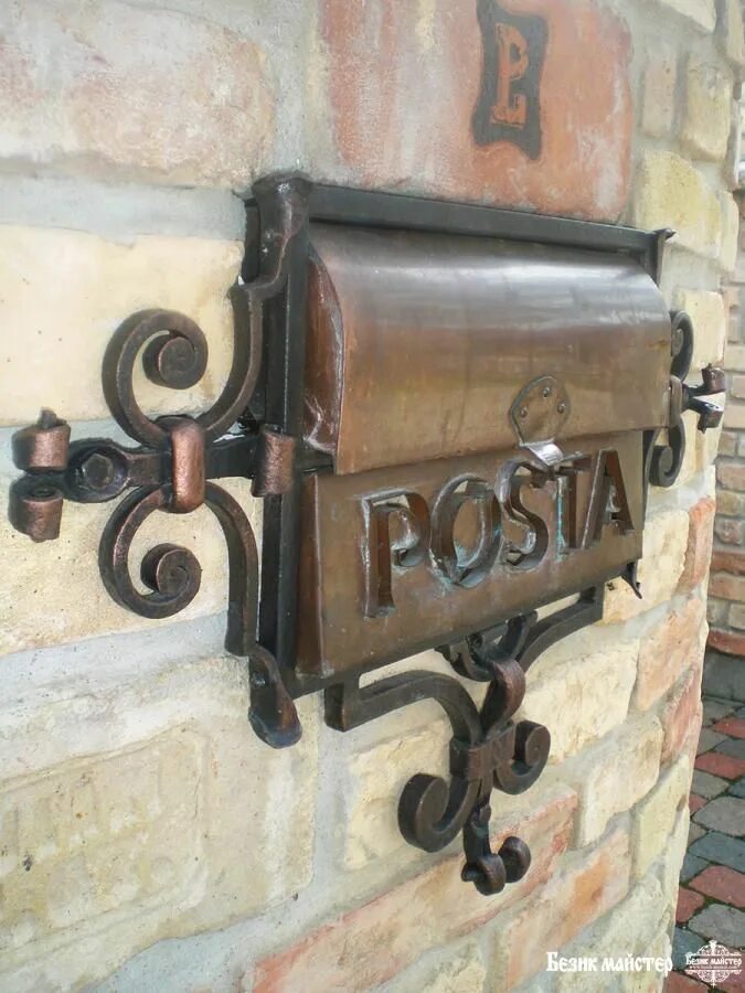 Почтовый ящик из металла фото Кованый почтовый ящик in 2021 Post box, Art deco, Blacksmithing