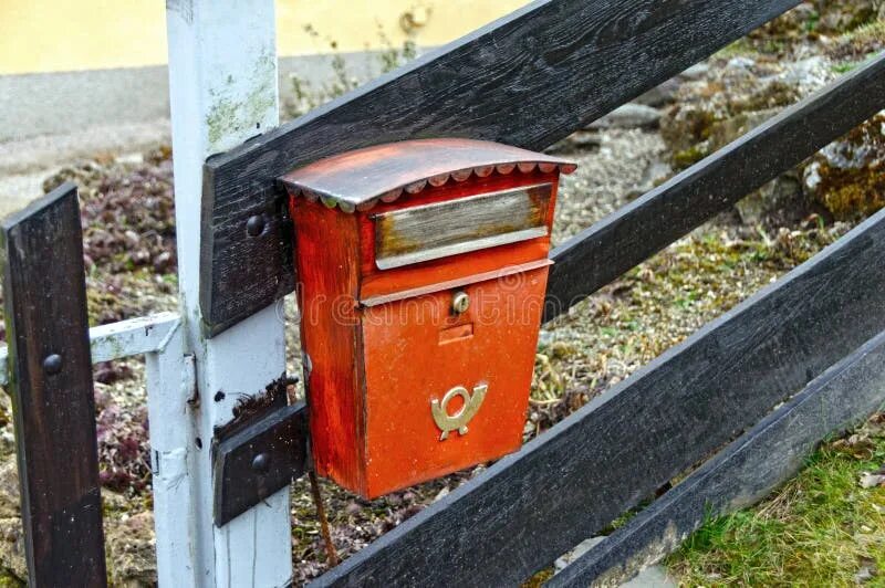 Почтовый ящик на заборе фото Red Mailbox Postal Horn Stock Photos - Free & Royalty-Free Stock Photos from Dre