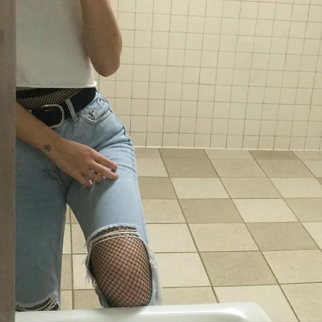 Под джинсами фото Pinterest Fashion, Mom jeans, Style