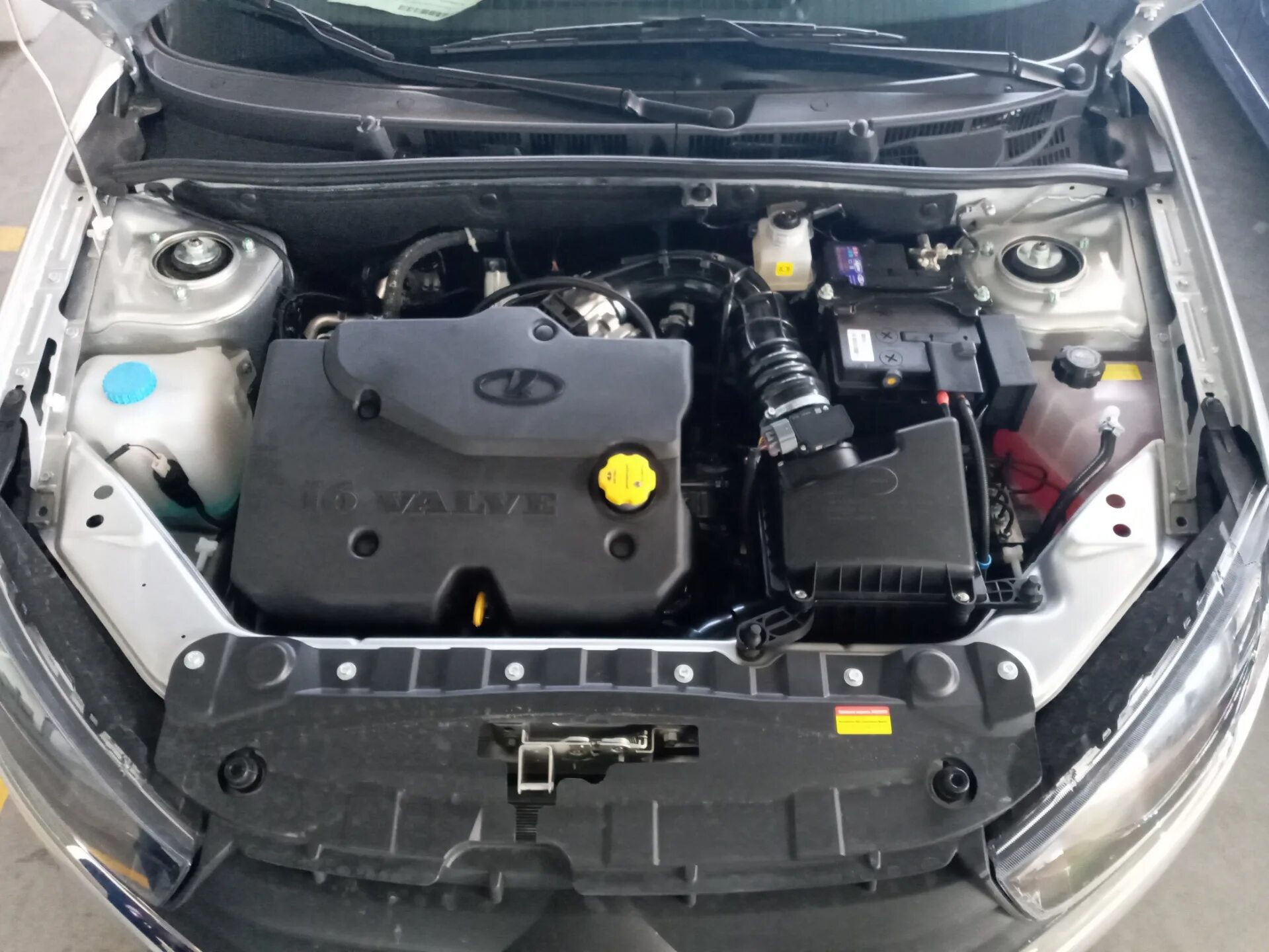 Под капотом лады гранты фото Покупка, очень долгий процесс - Lada Гранта (2G) FL, 1,6 л, 2020 года покупка ма